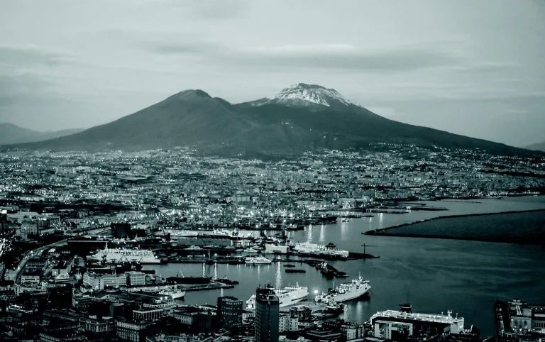 how-to-make-professional-aerial-shootings-videos-with-a-drone-naples