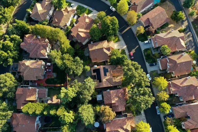 Termografia con drone di impianti fotovoltaici sui tetti – servizio in Emilia-Romagna